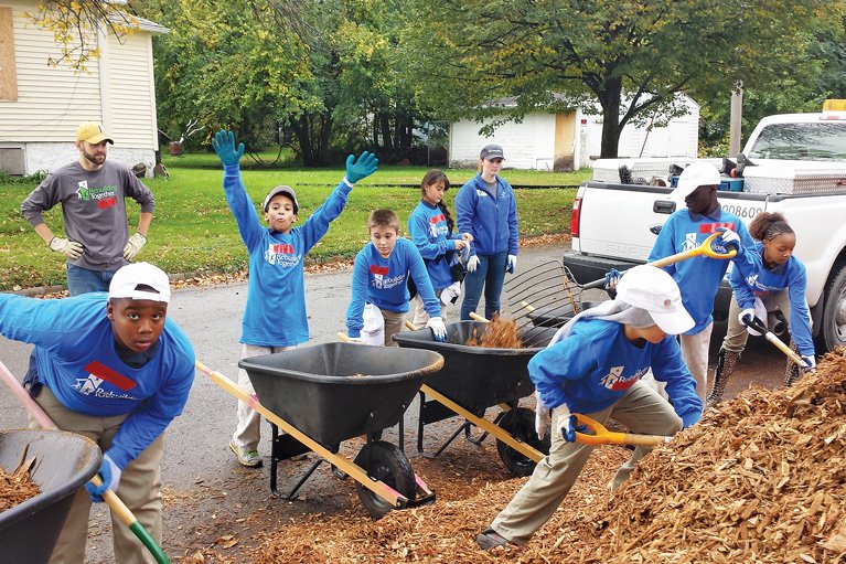 Engaging Teens in Community Service